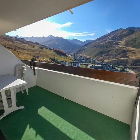 Skis Aux Pieds Aux Menuires Pour 3 Personnes, Balcon Et Casier A Skis - Fr-1-452-3